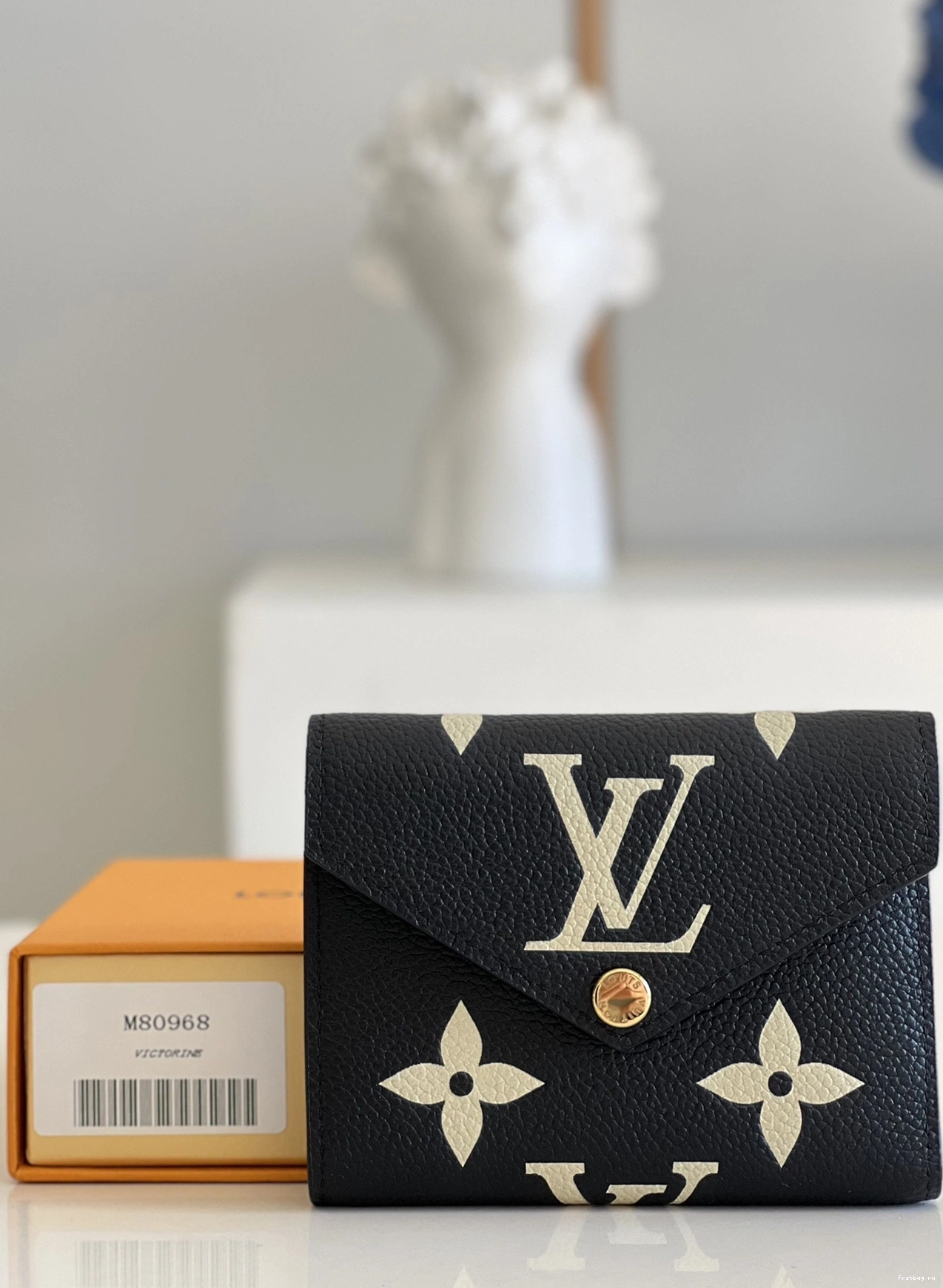 VICTORINE Vuitton Louis Wallet 0728